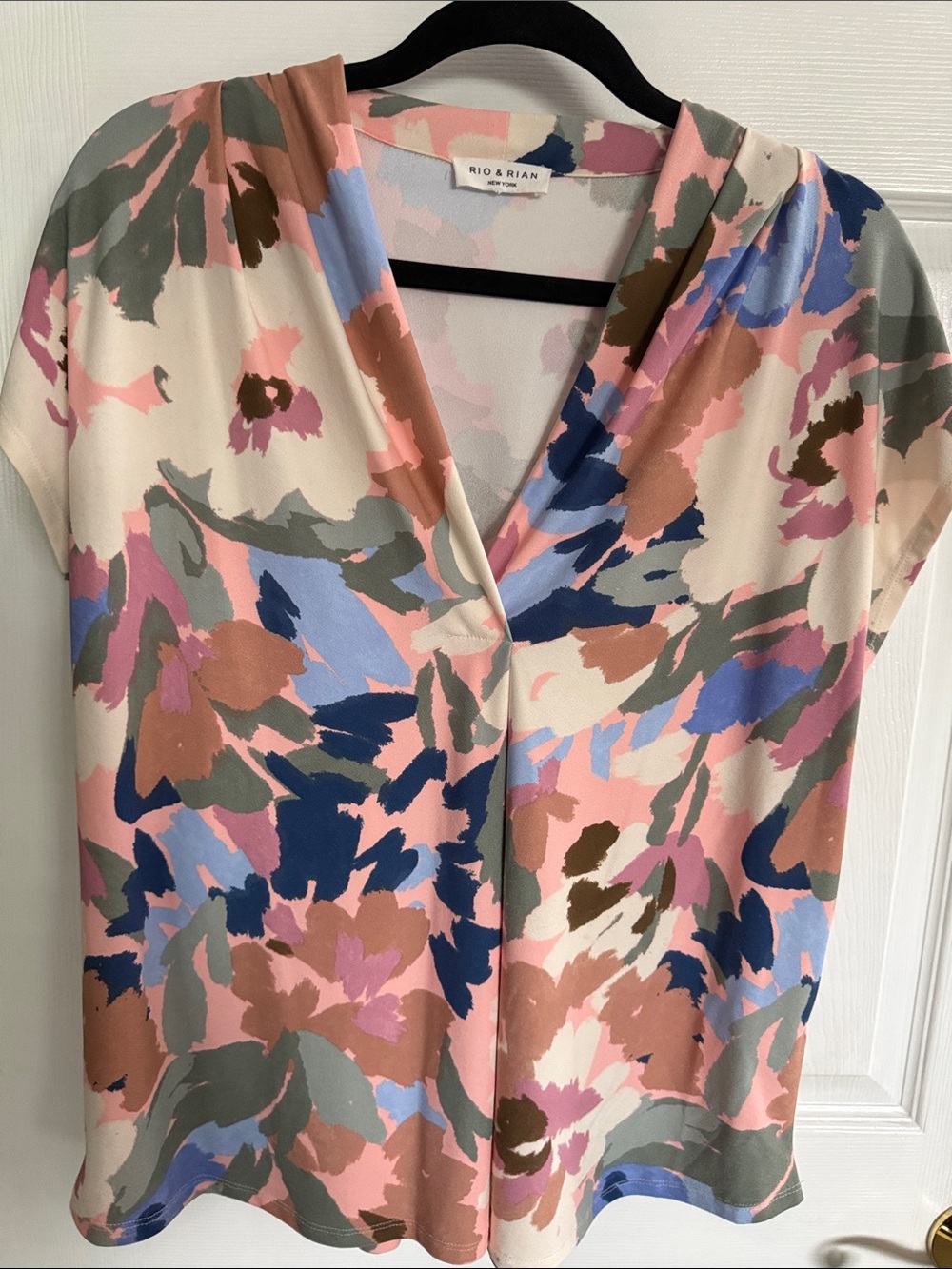 Rio & Rian Floral V-Neck Women's Top — Multi Pink Blue Size L